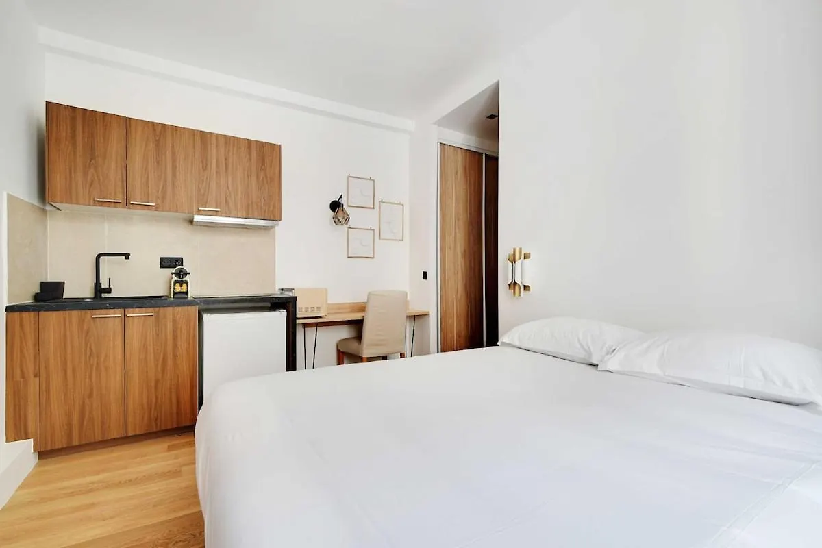 Studio-Suite 4 Stars, 15M From Eiffel, Refined 파리