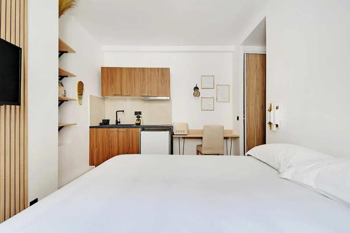Studio-Suite 4 Stars, 15M From Eiffel, Refined Paris